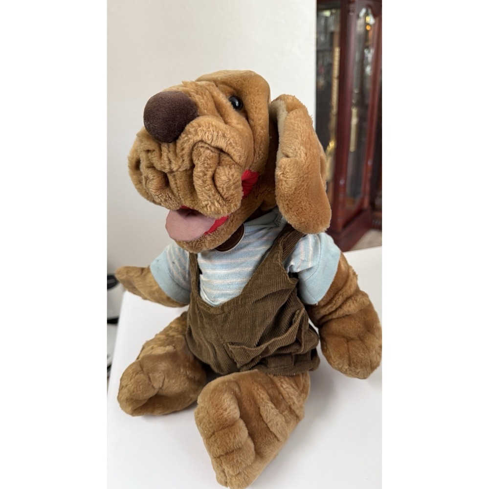 Vintage 1981 Ganz Bros Wrinkles Dog Hand Puppet Plush Original Outfit Collar
